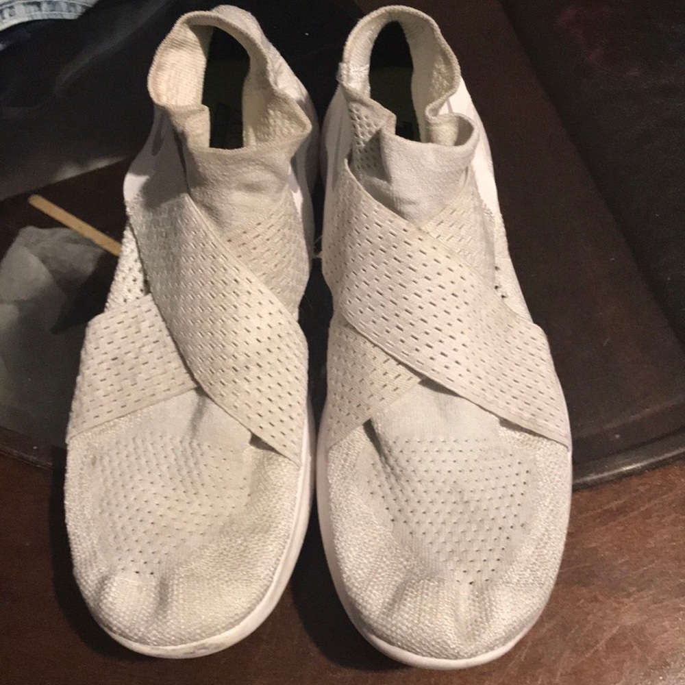 Womens Free Rn Motion Low Top Pull On Walking Shoe